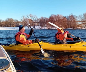Stockholm - kajak Vinterkajakpaddling genom stadskärnan
