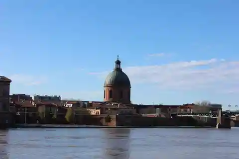 Toulouse: Safari Urbain Toulousain photo walk with commentary and photo spots