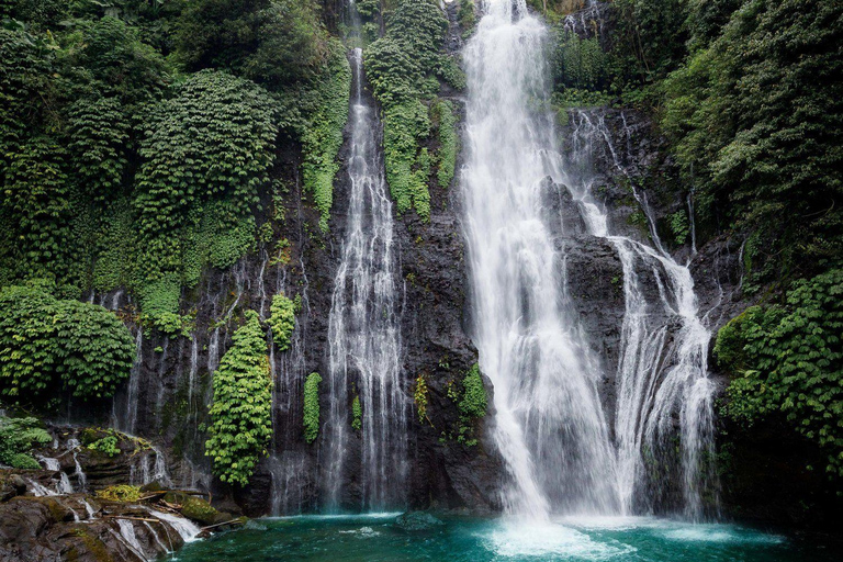 Munduk: Twin Lakes Jungle Hike with Lake Canoe and WaterfallFrom Munduk area : Private Tour