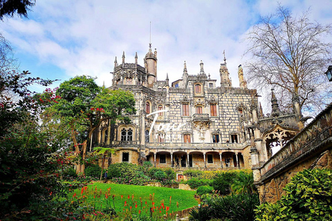Lisbon: Sintra, Pena, Regaleira, Cabo da Roca & Cascais Private Tour – Personalized Comfort in an Exclusive Settings