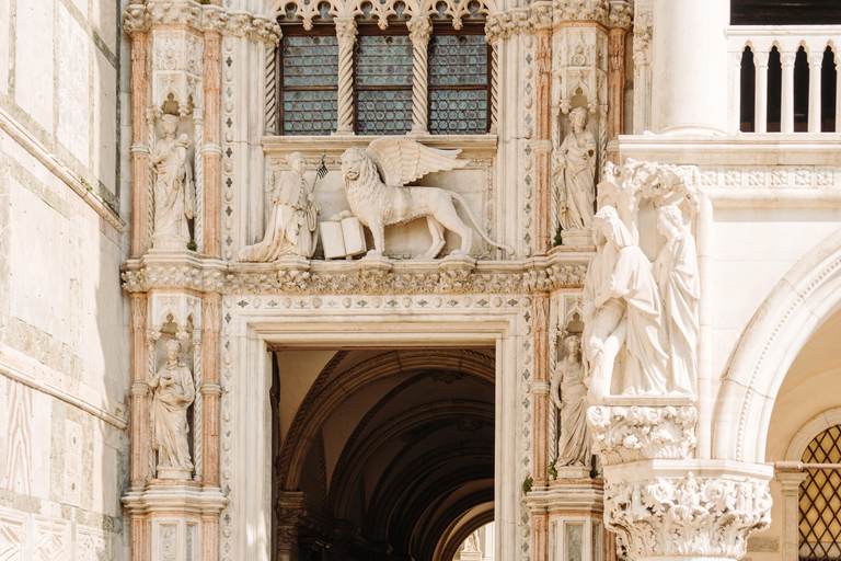 Venice: St. Mark's Basilica, Doge's Palace & Gondola Ride Private: Doge's Palace, Gondola Ride & St. Mark's Basilica