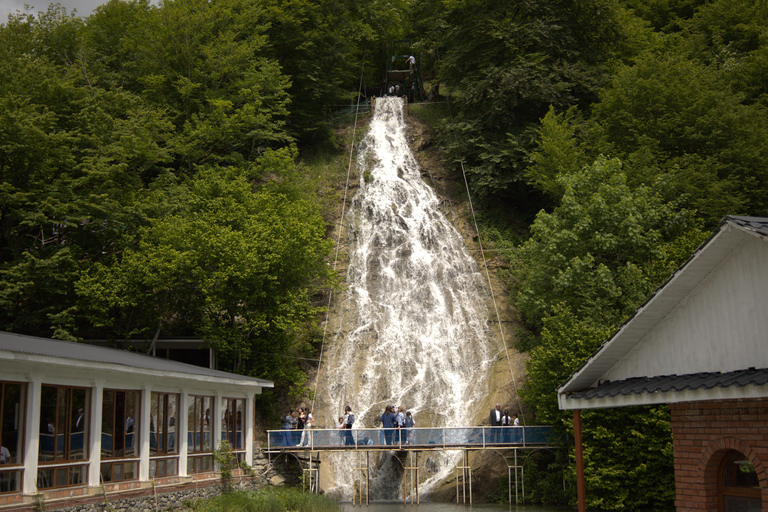 From Baku: Shaki Tour with Professional Photos