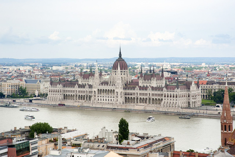 Budapest: Buda Castle Walking Tour på tyskaPrivat rundtur på tyska