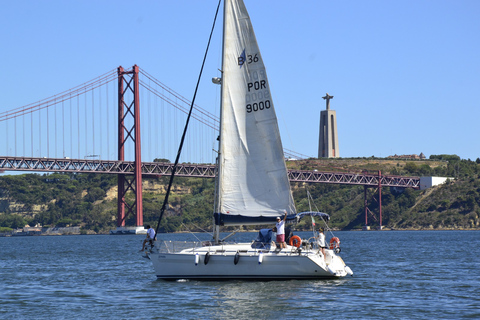 Lissabon: Dag- och solnedgångstur på floden Tagus