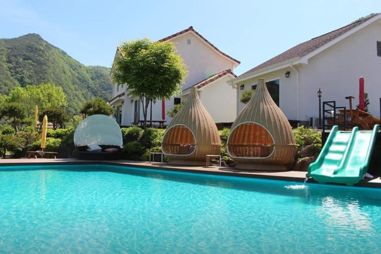 Seoul: tour di 2 giorni a Danyang con pick-up all&#039;aeroporto di IncheonHotel or airport pickup 1-night, 2-day UNESCO- Danyang tour