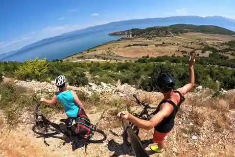 E-biking across the border, from Ohrid to Albania.