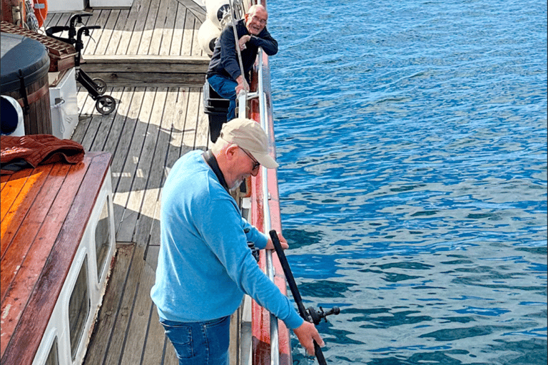 Tromsø:Arktische Fischerei & Meeresfrüchte Fjordkreuzfahrt auf LuxusyachtTromsø: Luxuriöse Kreuzfahrt zum Fischen und für Meeresfrüchte