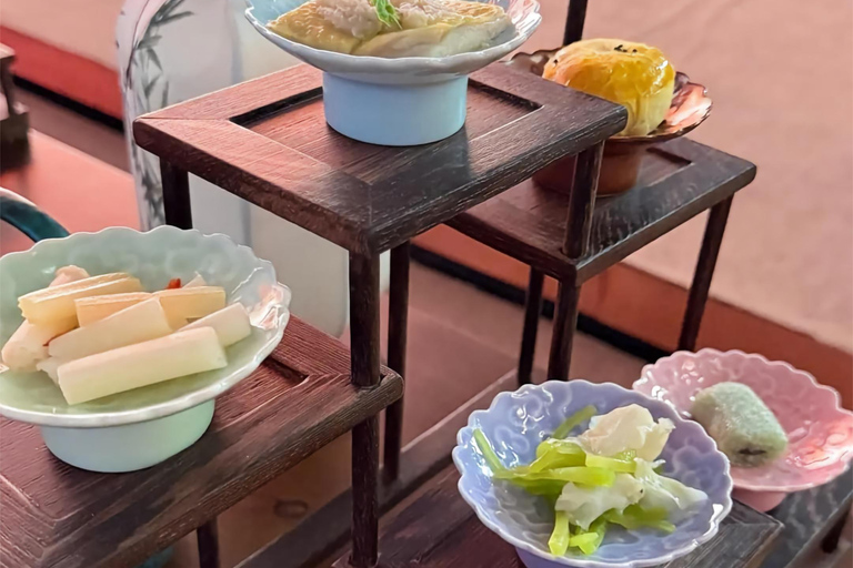 Shenzhen Song Royal Banquet: Games & Optional Costume/Makeup Seat in Row 2 (Only Meal, without Costume or Makeup)