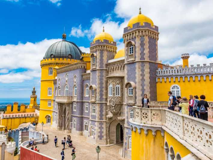 Lisbon: Sintra, Pena Palace & Cascais Day Trip