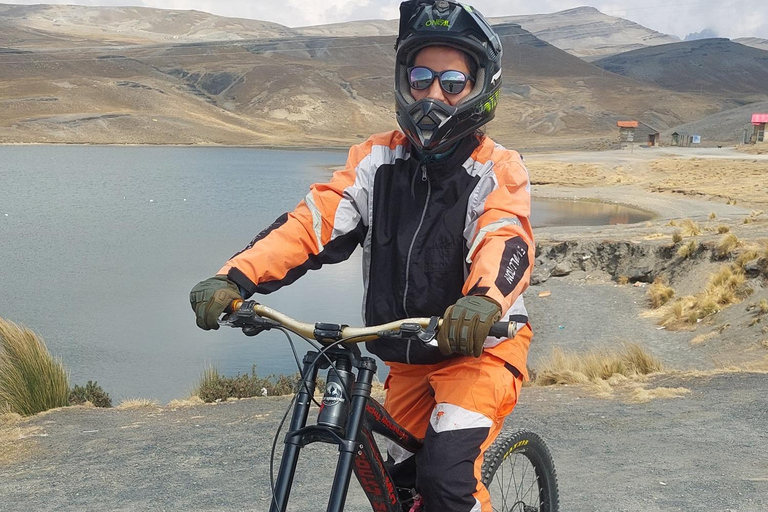 DEATH ROAD TOUR - FIETSENFIETSEN DODENWEG - HELE DAG