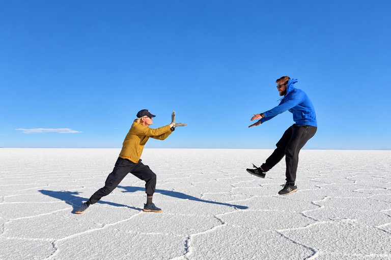 Uyuni: 3-Day Salt Flats Expedition to San Pedro de Atacama Uyuni Tour with Local Spanish Driver