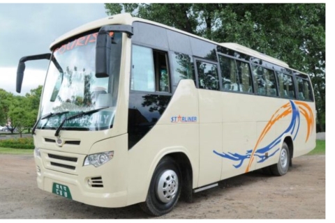 Touristischer Bus von Chitwan nach Kathmandu