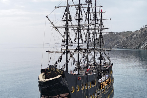 Gonster: gita in barca dei pirati all-inclusive con trasferimentoTour in barca dei pirati tutto compreso con incontro al porto di Kemer