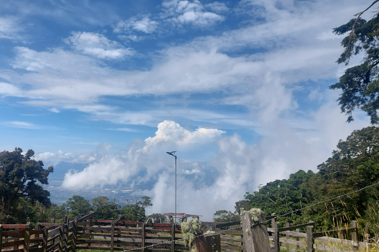 Recorrido y caminata al Volcán Barva Heredia