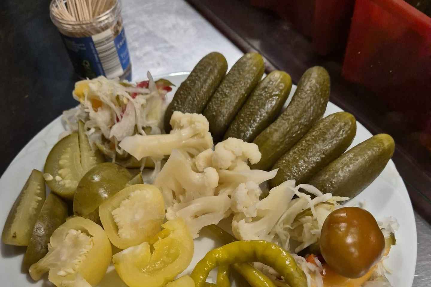 Budapest: Guided Food Tour with Tastings