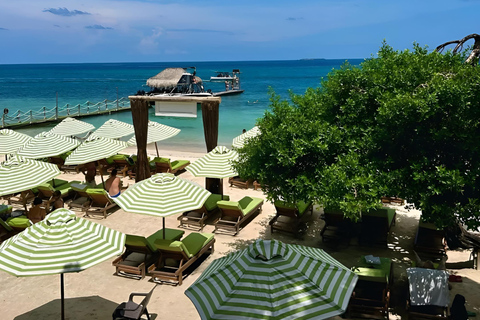 Cartagena: Rosario Islands Mantas Beach Club by Boat & Lunch VIP Beach Bed Experience