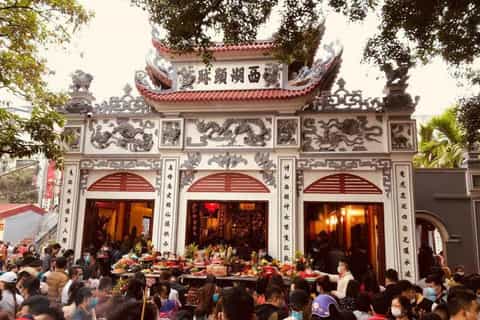 Hidden Hanoi: Temples, Traditions & Authentic Local Life - Image 3