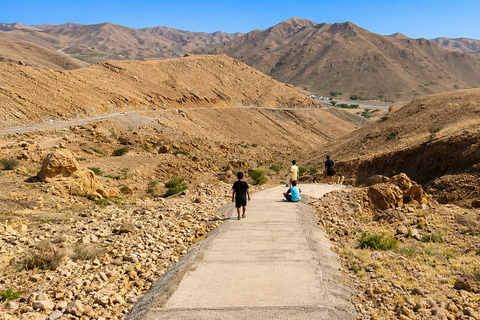 Muscat: Saal Walk Guided Hike with Sunset & City Views Tour