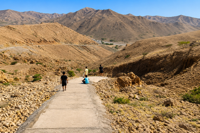 Muscat: Saal Walk Guided Hike with Sunset & City Views Tour