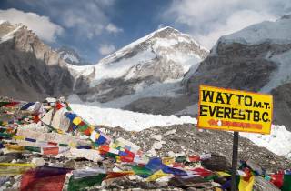 Kathmandu: 12-tägiger Everest Base Camp Private Trek mit Vollpension