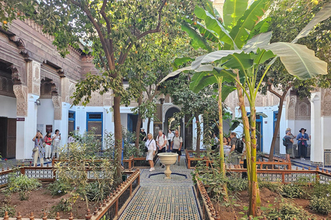 Marrakech arv: Saadiska gravar, Bahia Palace &amp; Medina TourDelad tur från mötesplats (utan inträdesbiljetter)