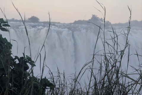 Livingstone: Victoria Falls Evening Guided Tour