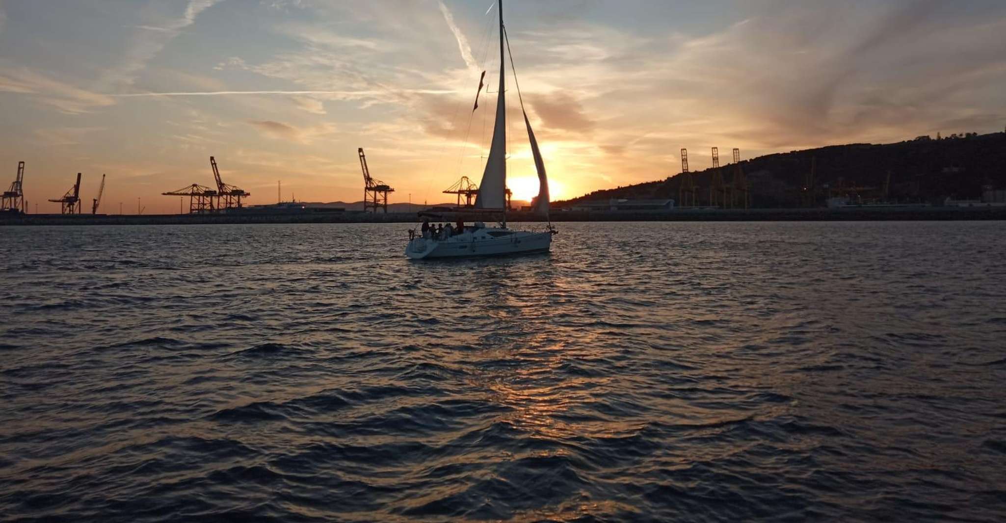 Barcelona: Sunset Sailing with Live Guitar Music and Tapas photo 6