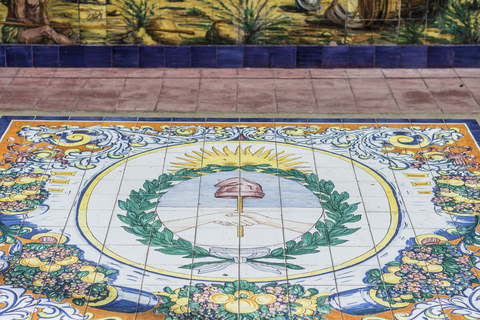 Mendoza: Walking & Wine Tour with Tastings & San Martin Park