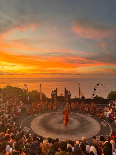 バリ島：ウルワツ寺院サンセットケチャファイヤーダンスチケット | GetYourGuide