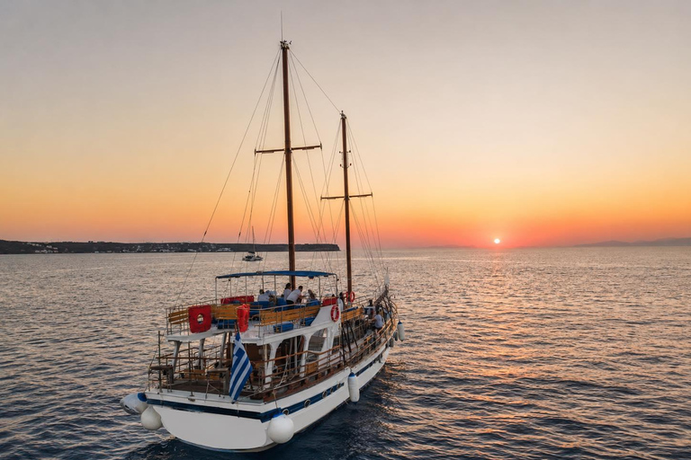 Santorini: Sunset Cruise with Volcano and Hot Springs Stops