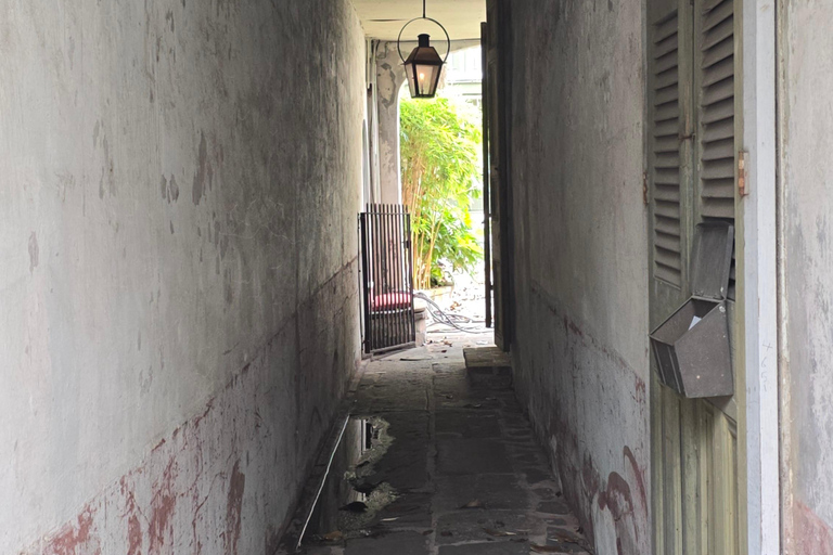 New Orleans: &quot;Shadows of the French Quarter&quot; Walking TourShadows of the French Quarter: Ghosts, Blood &amp; Bones in NOLA
