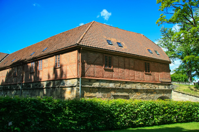 WWII History Highlights Oslo Private Guided Walking Tour 3-hour: WWII History & Home Front Museum Tour