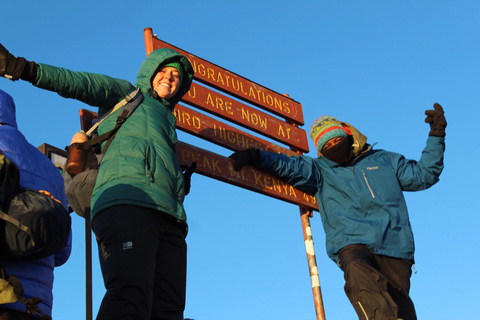 À la conquête du mont KenyaTraversée de 4 jours de Chogoria à Sirimon