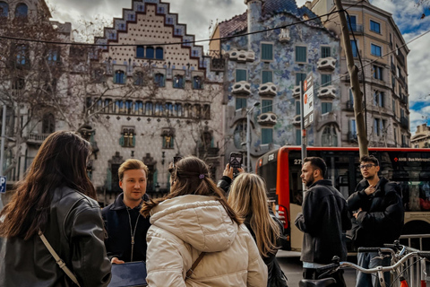 Barcelone : visite à vélo ou en vélo électrique, sites incontournables et anecdotes localesVisite privée