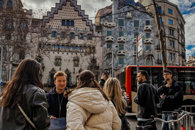 Barcelone : visite à vélo ou en vélo électrique, sites incontournables et anecdotes localesVisite privée