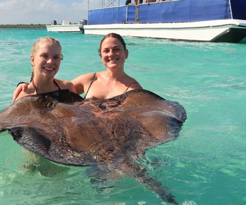 St John's Stingray City & Long Bay (Drinks & Entertainment)