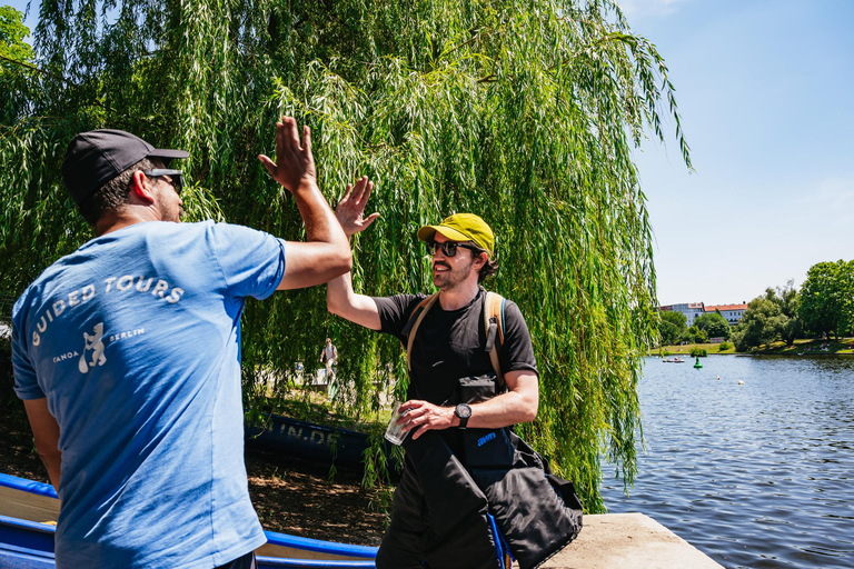 Berlin: Guided Tour by Canoe Berlin: Guided Tour by Canoe Sightseeing