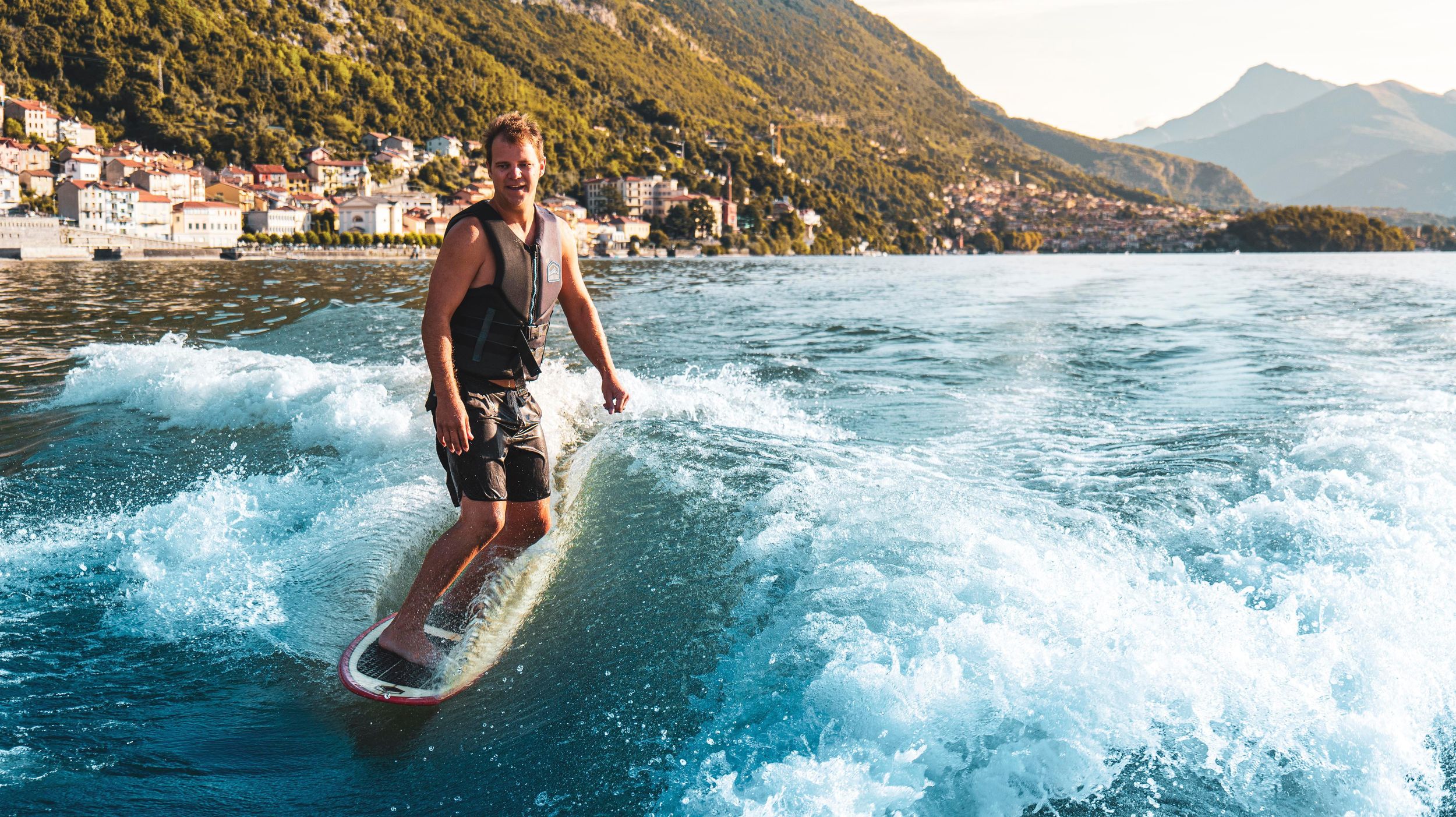 Privates Wakeboard- und Wakesurf-Erlebnis – Comer See