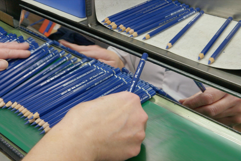 Visita pública guiada: Produção de "lápis de madeira".Visita pública guiada (alemão): Produção "Canetas de madeira"