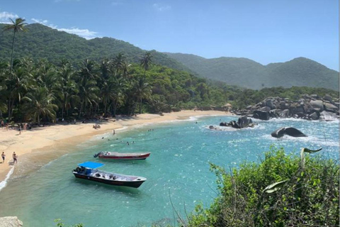 Transfer łodzią do parku Tayrona w Cabo San Juan