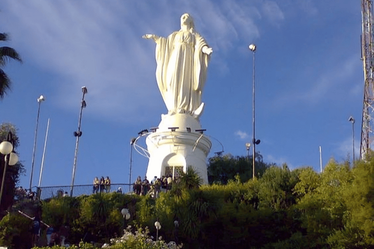 Santiago : Must-See Sites Walking Tour With A GuideSantiago : 2 Hours Must-see Sites Private Walking Tour