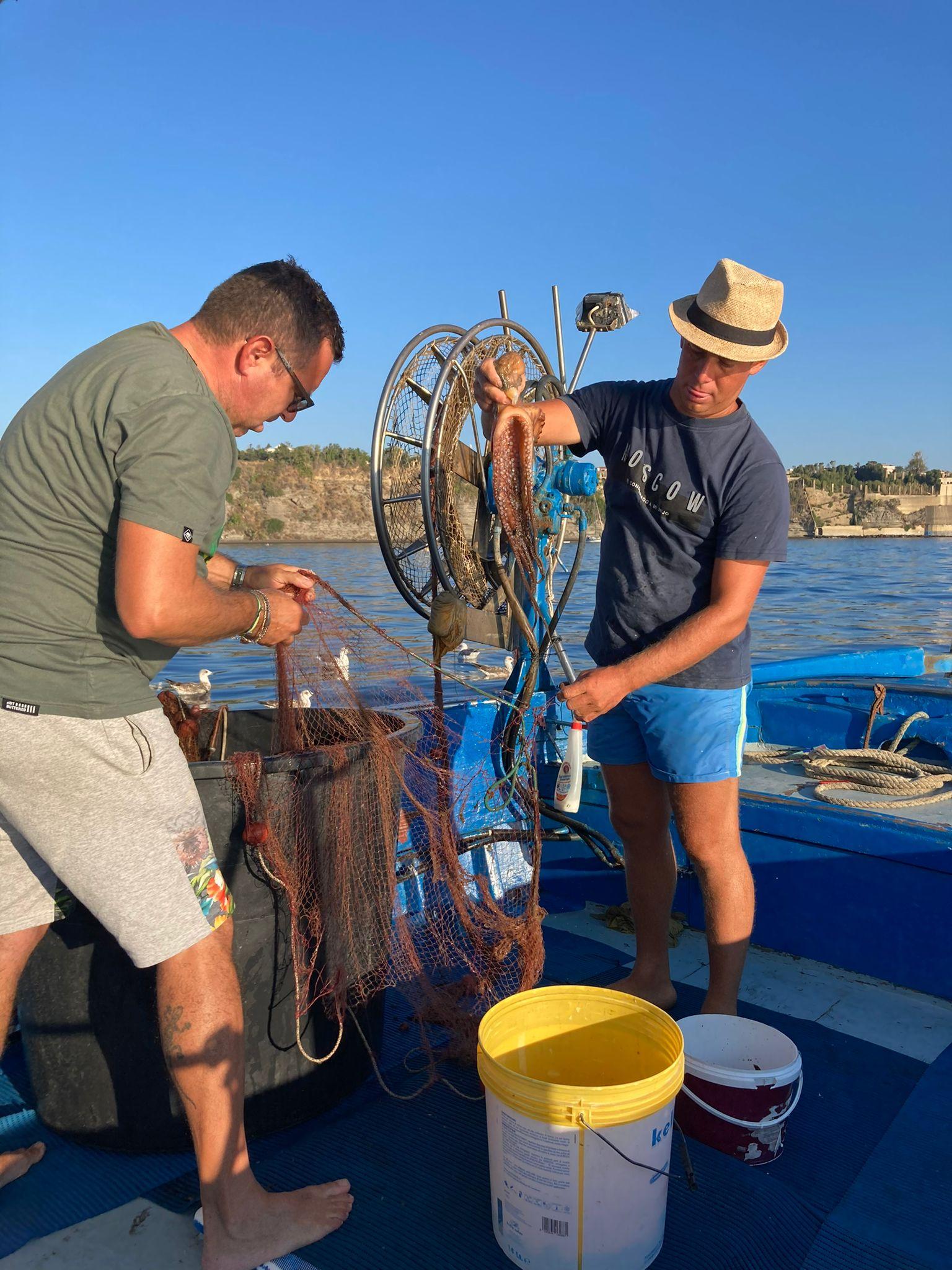 Procida: Angelausflug mit einem einheimischen Fischer