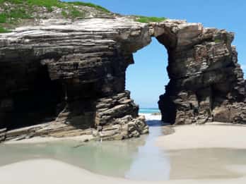 From Lugo: Half day excursion to Playa de las Catedrales and Ribadeo