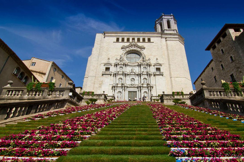 Barcelona: Day trip to Girona Flowers Festival & Besalu