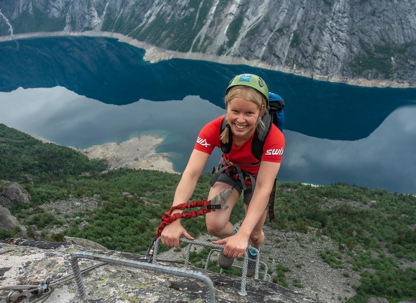 Odda: Heldagstur til Trolltunga med vandring og klatring