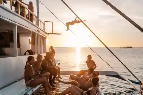 Boracay: Sunset Cruise Boat Party by Haqqy Life