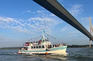 Honfleur: Bootsfahrt auf dem Meer und Entdeckung der Pont de Normandie