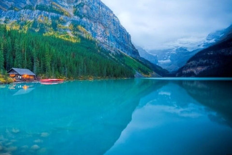 Banff: Lake Louise and Moraine Lake Tour with Pickup & Drop