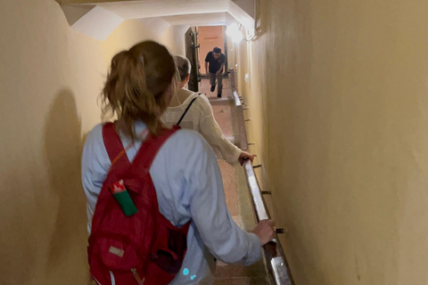 河内吉普车探索之旅：河内希尔顿、城堡、B52和火车站乘坐吉普车探索河内市