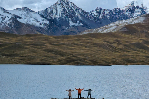 Private 4x4 Expedition: Landscapes of the Cordillera Real from La Paz